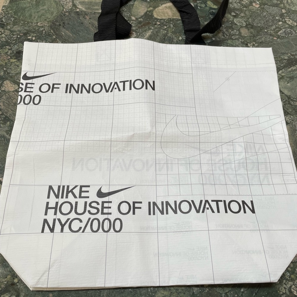 COPY - Nike Store paper tote bag - paris - Picture 2 of 4